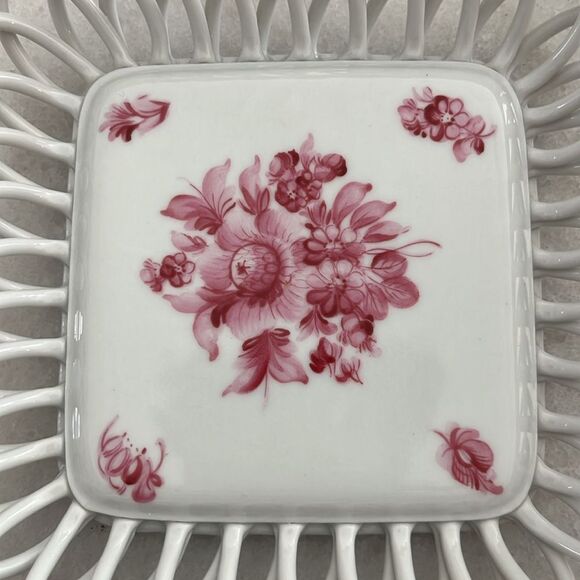 Herend Rare Square Basket Weave Dish Raspberry Chinese Bouquet 5.25 inches - Picture 2 of 6